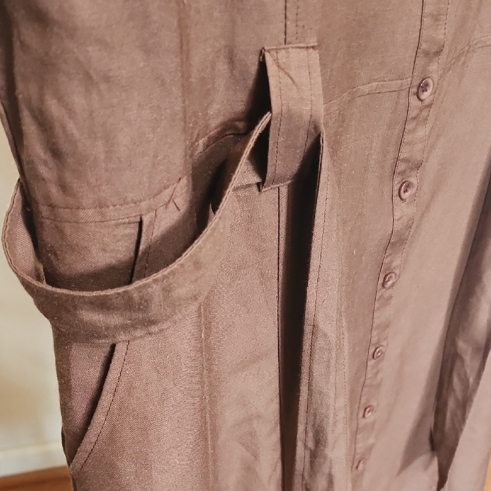 Sleeveless Tie-Waist Midi Shirtdress in Taupe - Picture 5 of 13